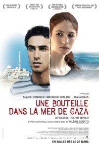 Poster do filme Une Bouteille à la Mer (2012)