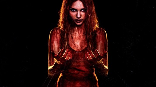 O sangue marca presença no novo poster de "Carrie"