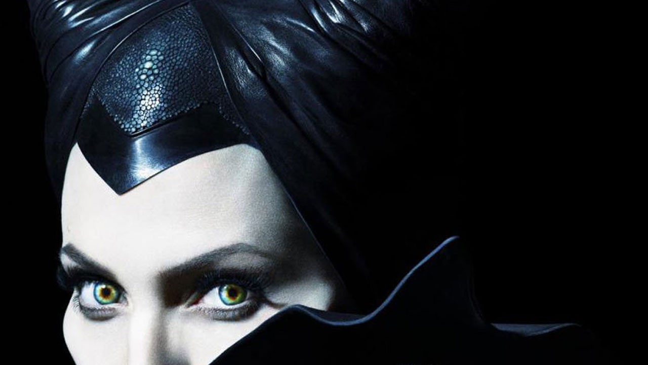 Angelina Jolie temível no poster de "Maleficent"