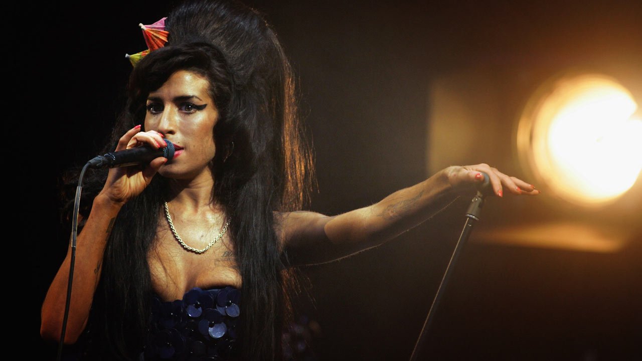 Familia de Amy Winehouse furiosa com documentário