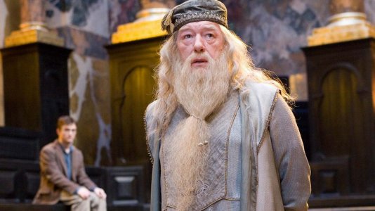 JK Rowling responde a fã que não via a personagem de Dumbledore como gay