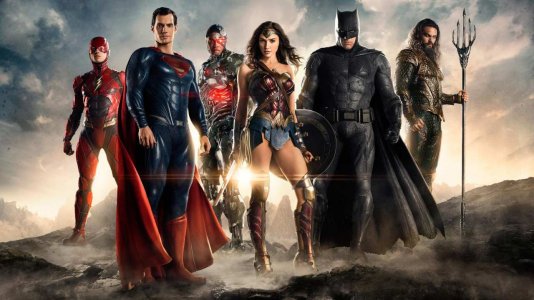 Posters e teaser trailers apresentam as personagens de "Liga da Justiça"