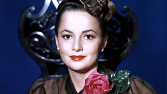 Aos 101 anos Olivia de Havilland coloca o canal FX em tribunal por causa da série "Feud"